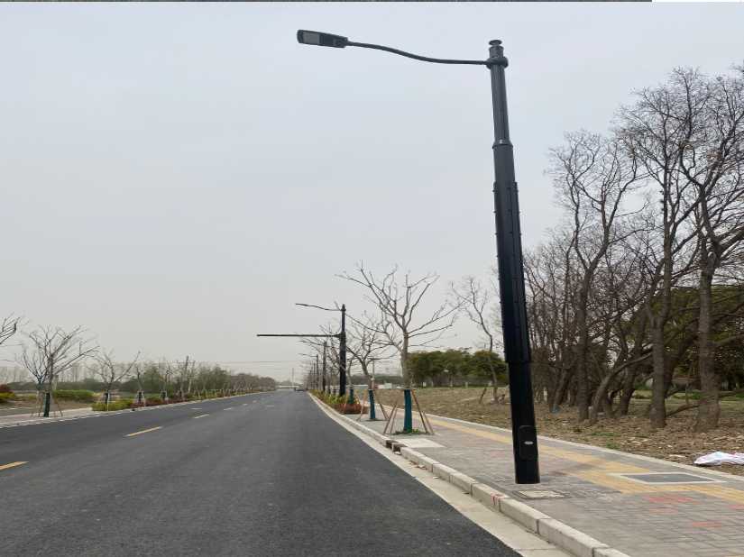 伊犁哈萨克上海综合杆 太阳能路灯工程